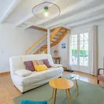 Holiday home Maison Renovee - Le 36 Jonzac